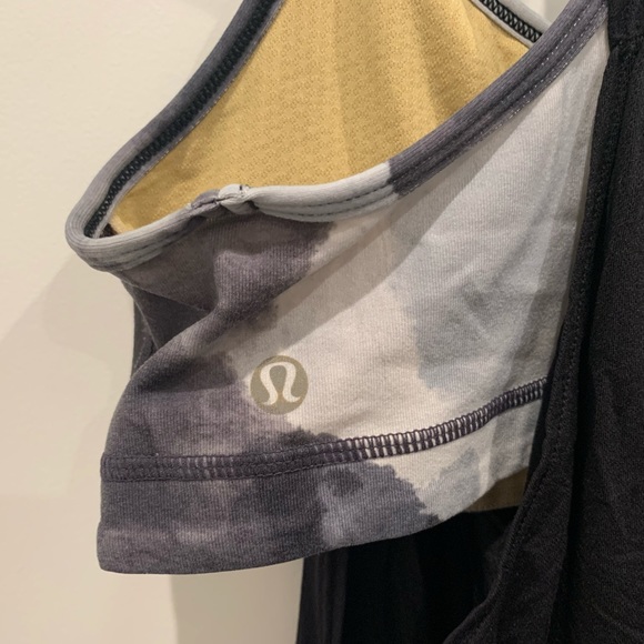 Lululemon no limits tank with built in bra - Picture 3 of 3